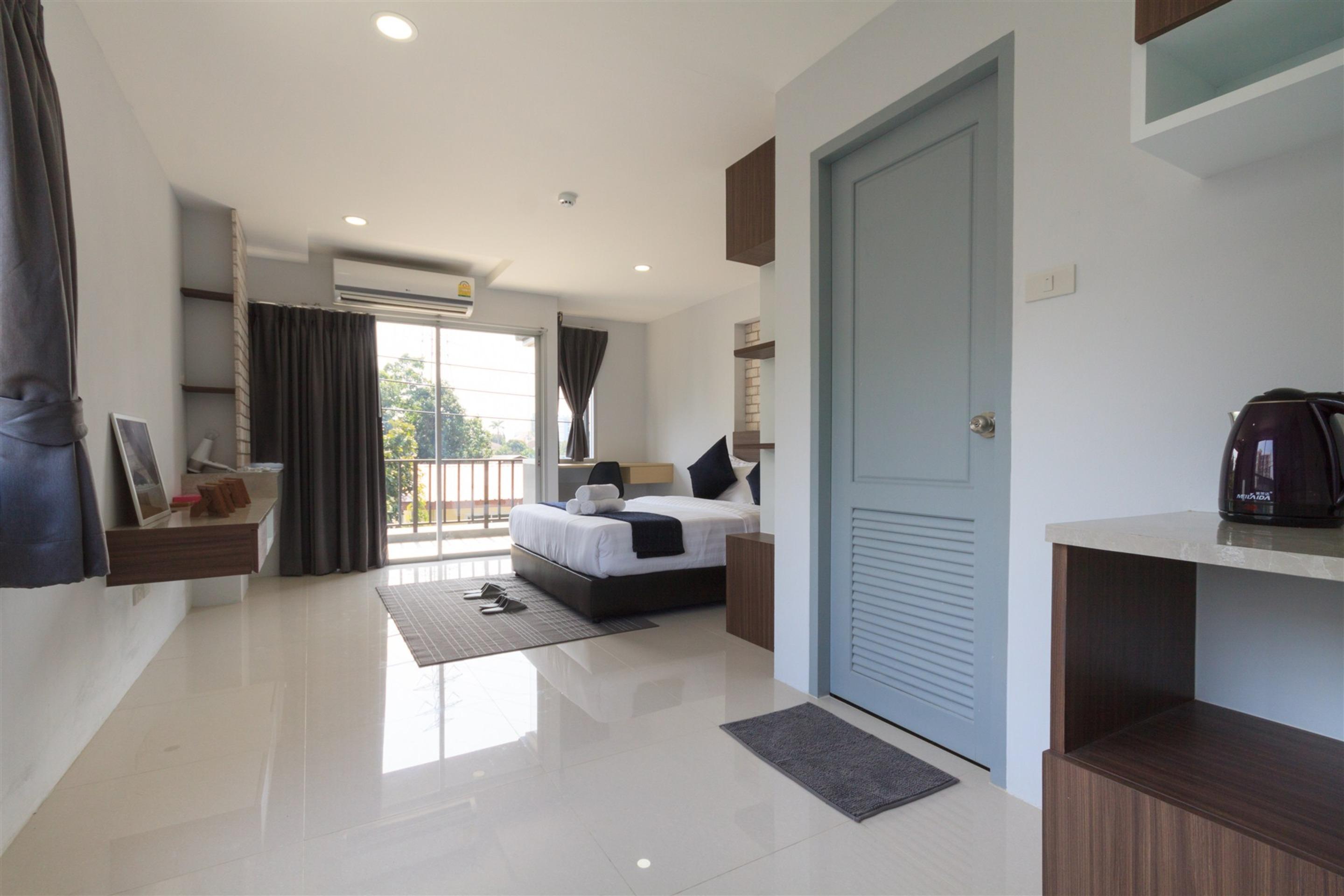 Q Space Residence Банкок Екстериор снимка