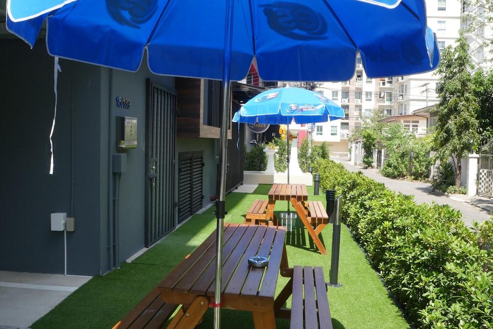 Q Space Residence Банкок Екстериор снимка